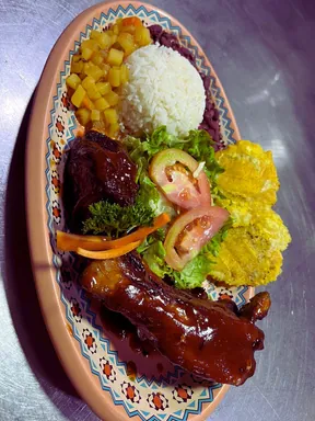 Casado con costilla BBQ